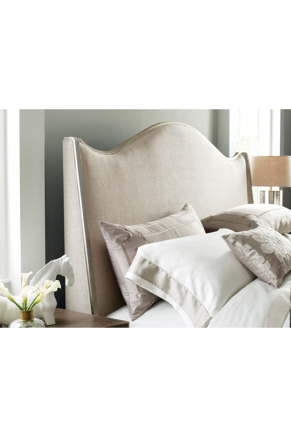 Serpentine Cream Bed | Caracole Avondale | Caracole.eu.com