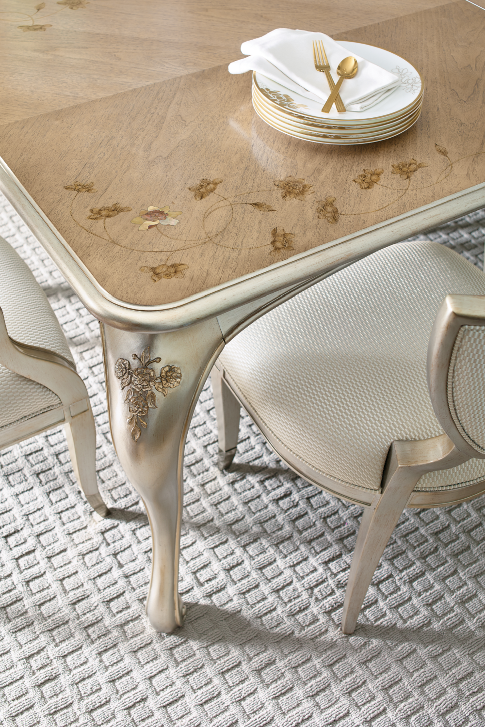 Silkscreened Extendable Dining Table | Caracole Rectangle | Caracole.eu.com