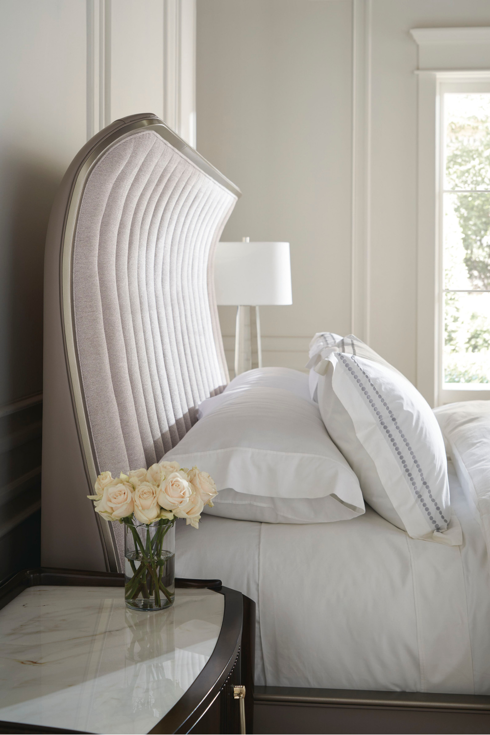 Tufted Chenille Curved Bed | Caracole The Oxford | Caracole.eu.com