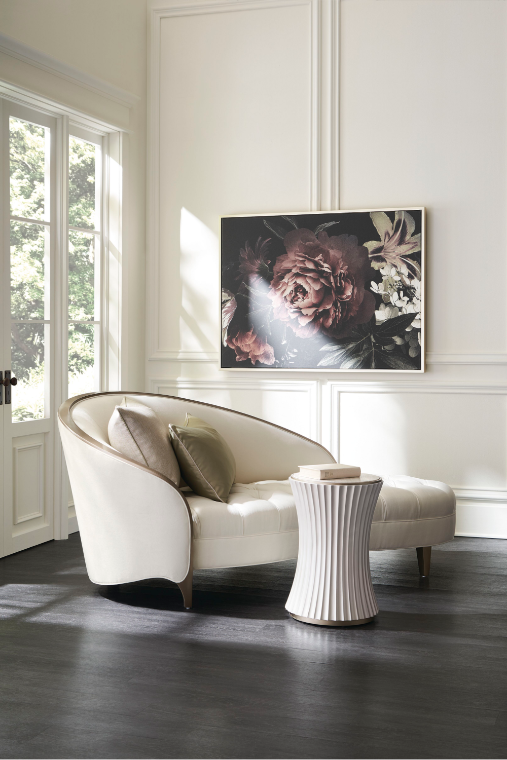 White Scalloped Accent Table | Caracole Valentina | Caracole.eu.com