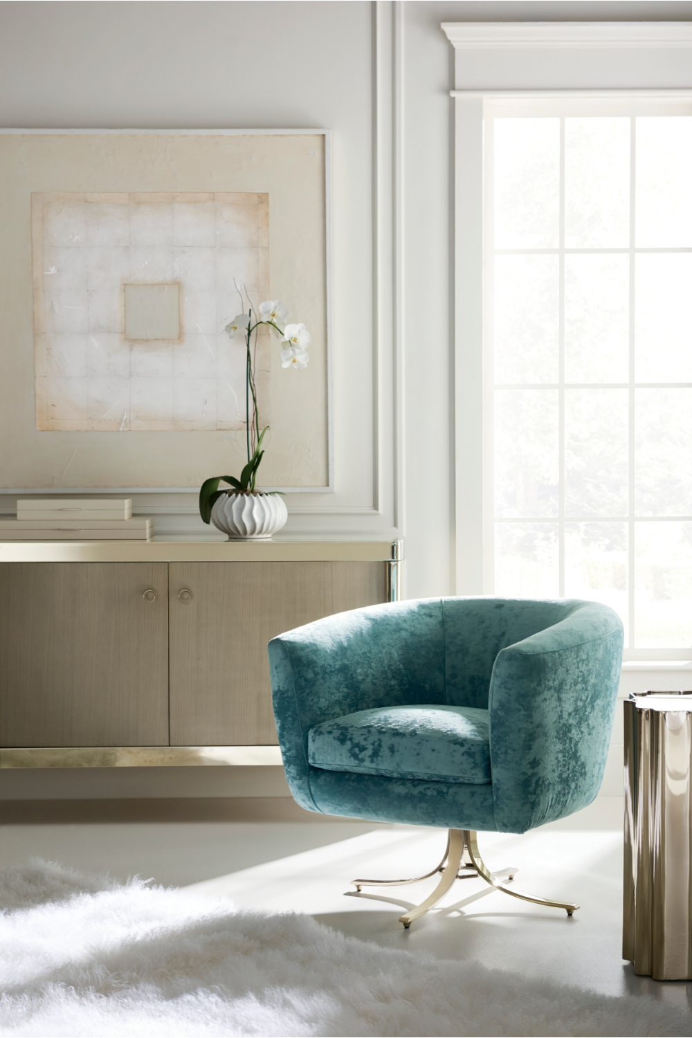 Scalloped Metallic Side Table | Caracole Good As Gold | Caracole.eu.com