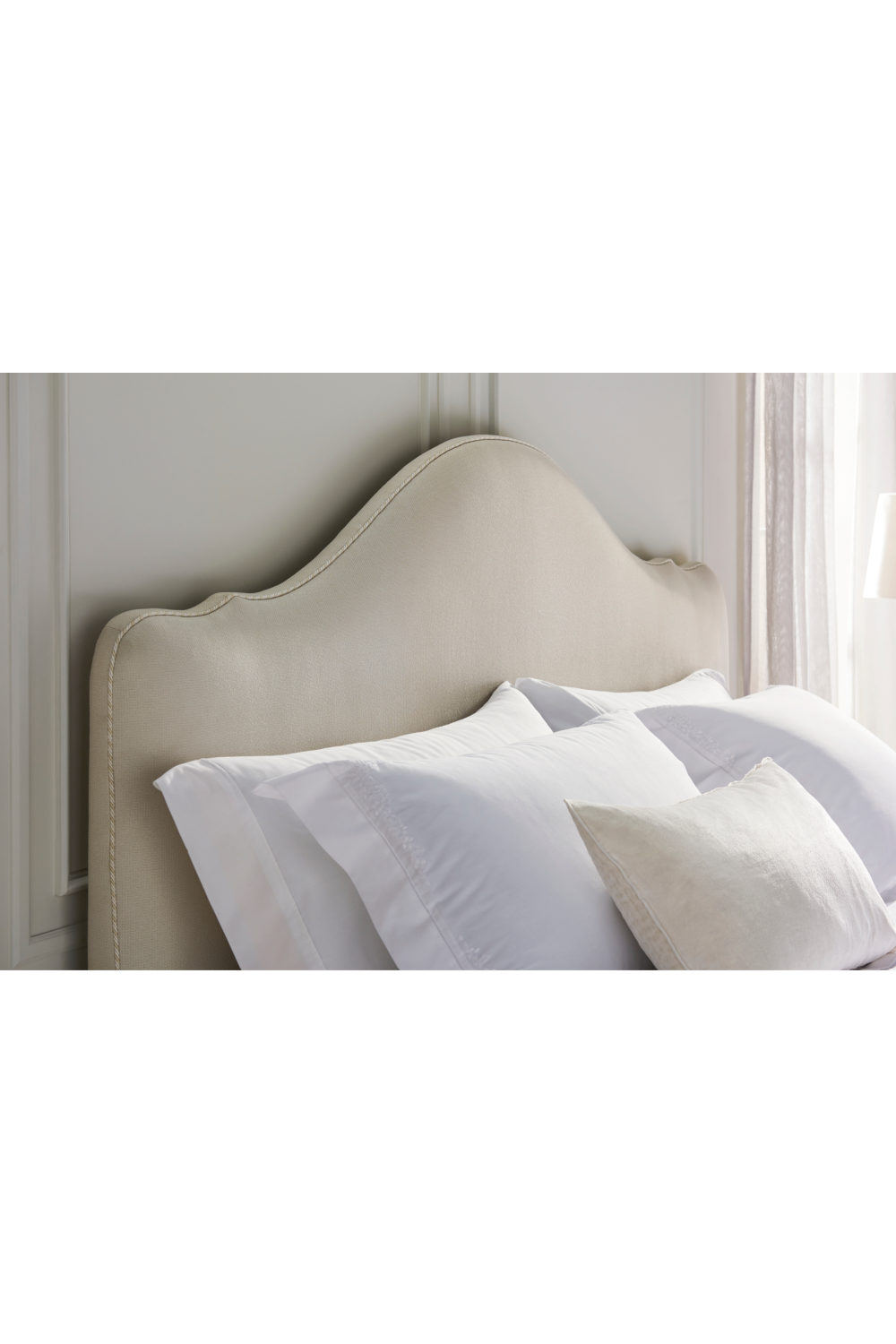 Camel-Back Modern Bed | Caracole A Night In Paris | Caracole.eu.com