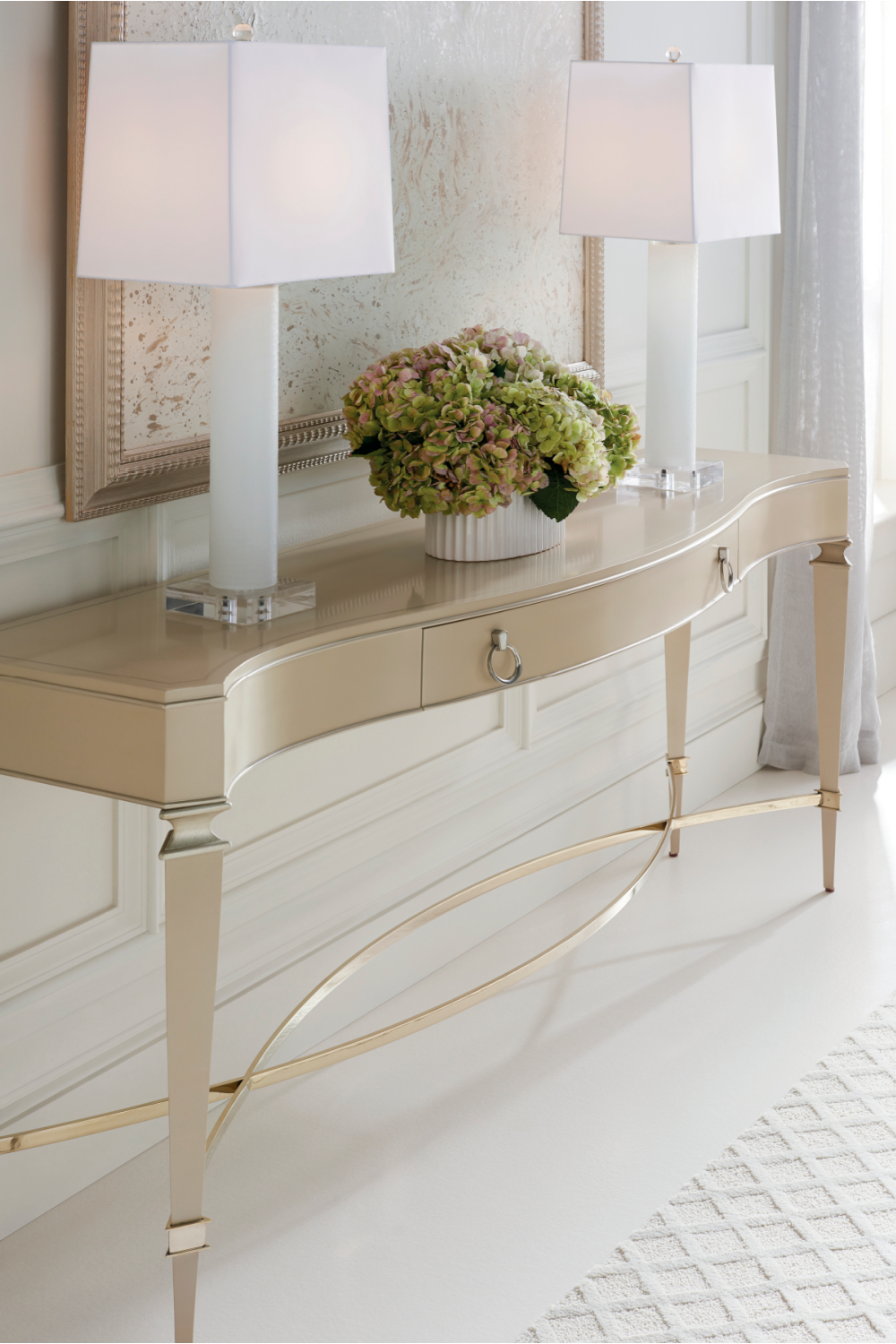 Gold Modern Console Table | Caracole Slim Chance | Caracole.eu.com