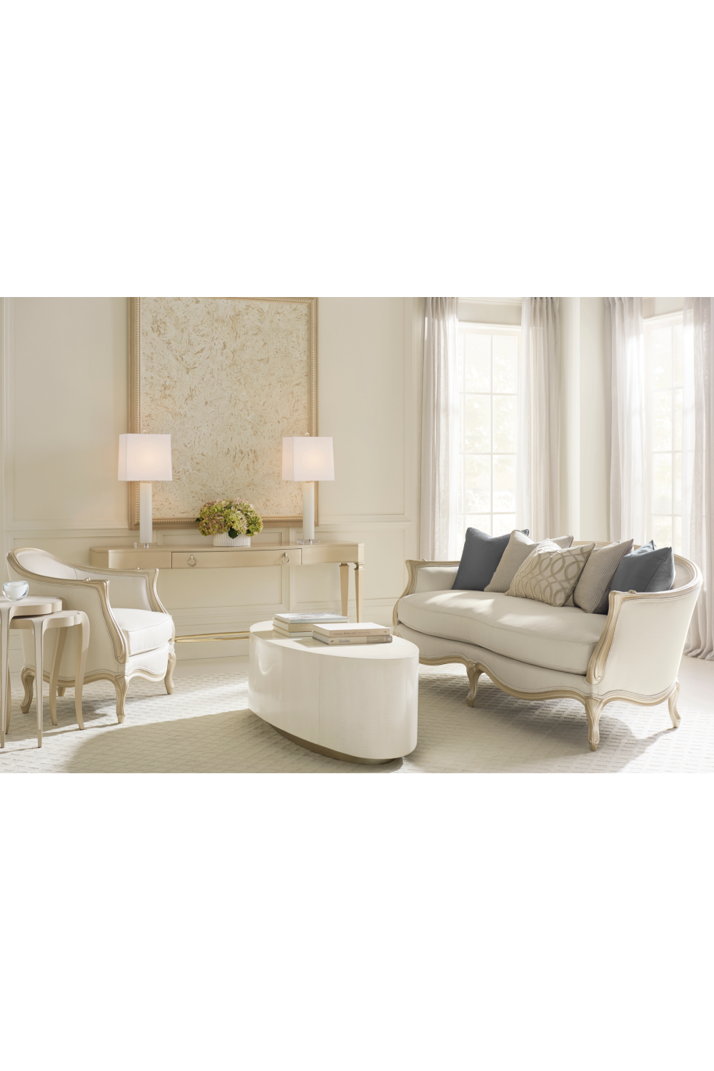 Gold Modern Console Table | Caracole Slim Chance | Caracole.eu.com