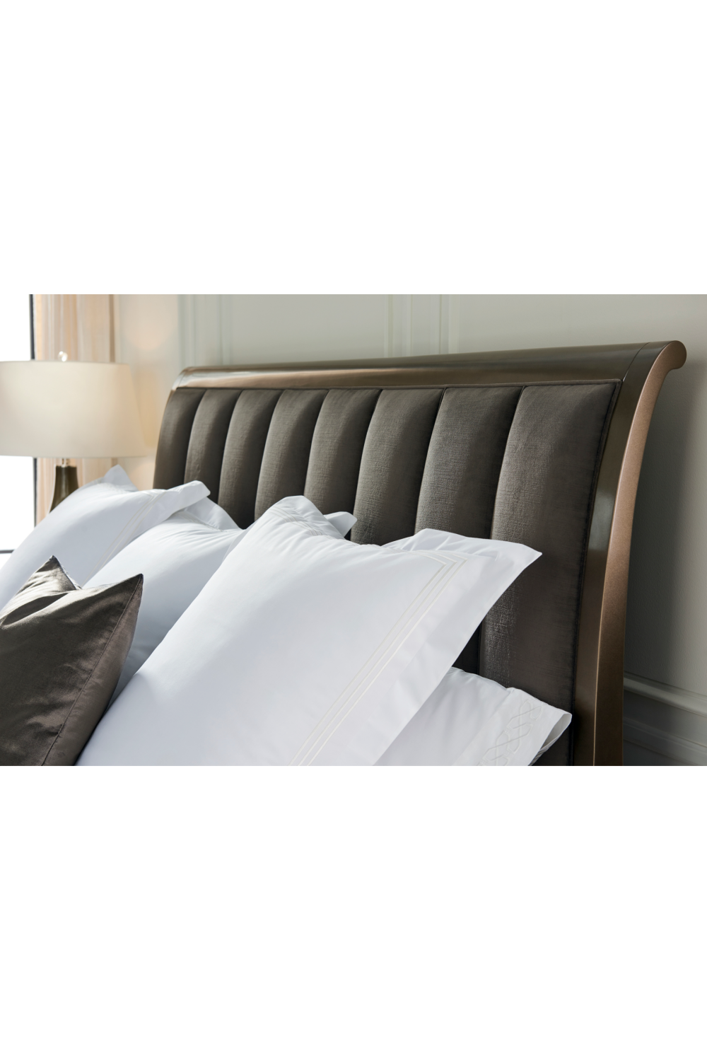 Ash Wood Upholstered Bed | Caracole Meet U In The Middle | Caracole.eu.com