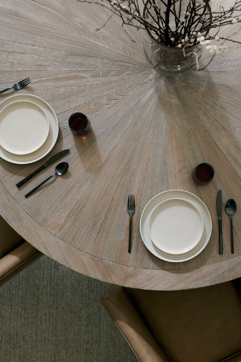 Round Ash Dining Table | Caracole Rough And Ready 54 | Caracole.eu.com