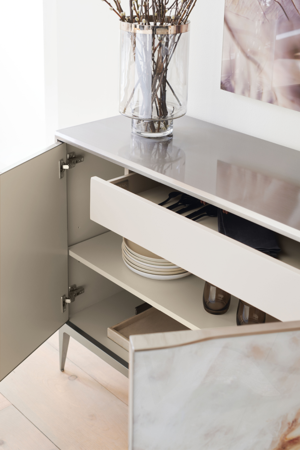 Patterned White Agate Cabinet | Caracole Rock Steady | Caracole.eu.com