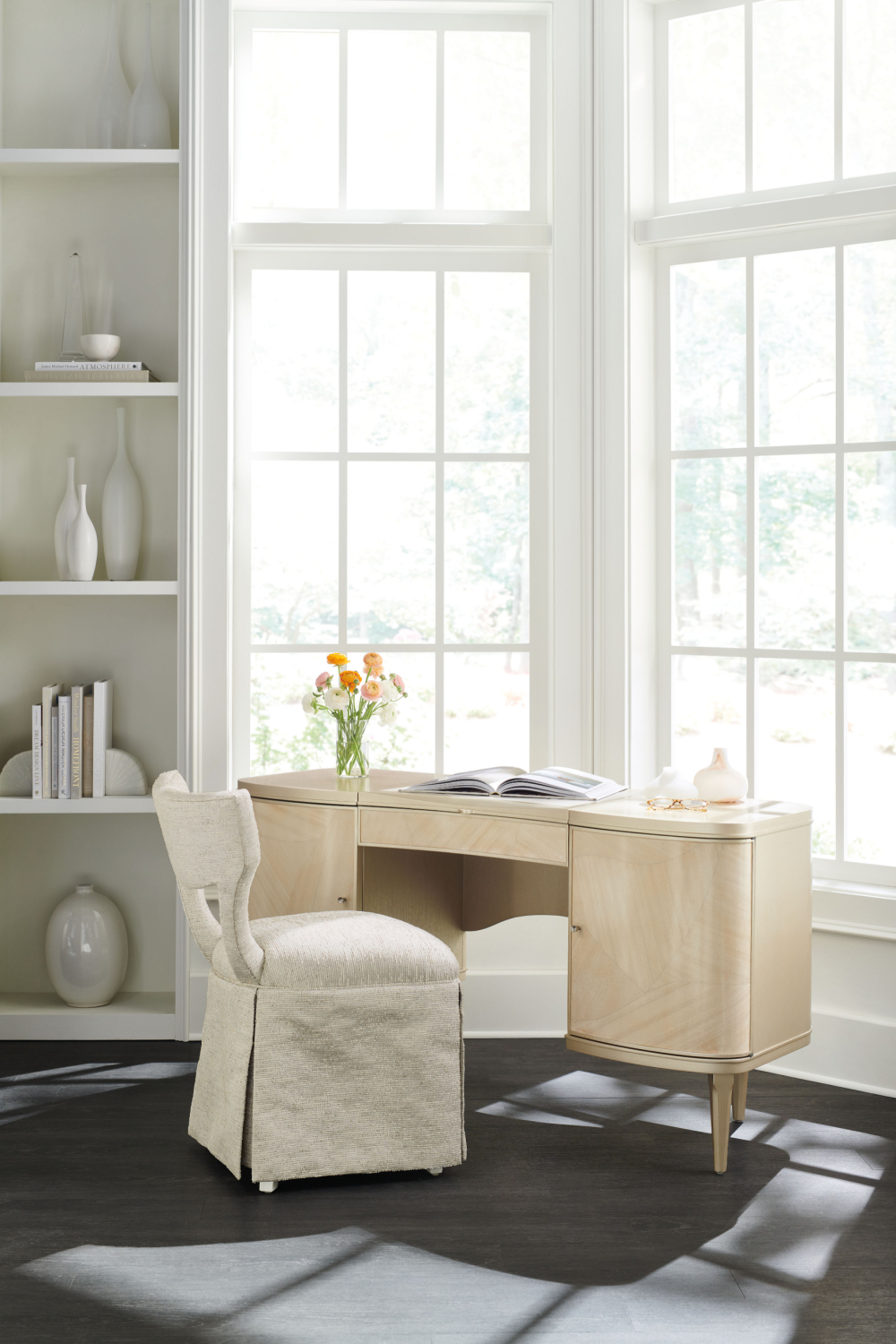 Cream Modern Vanity Table | Caracole Fancy Me | Caracole.eu.com