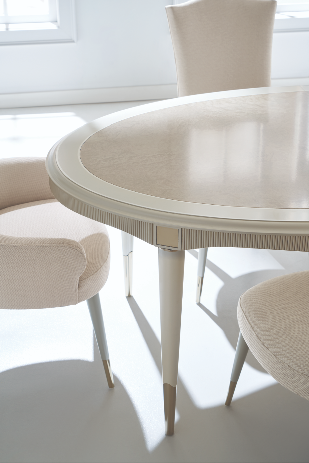 Cream Oval Dining Table | Caracole Love Feast | Caracole.eu.com