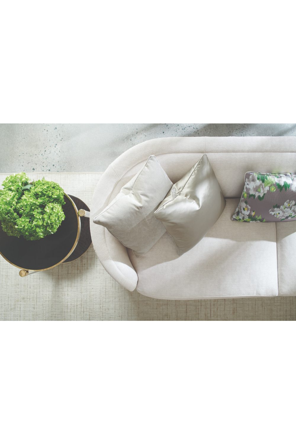 Acrylic Post Side Table | Caracole End Game | Caracole.eu.com