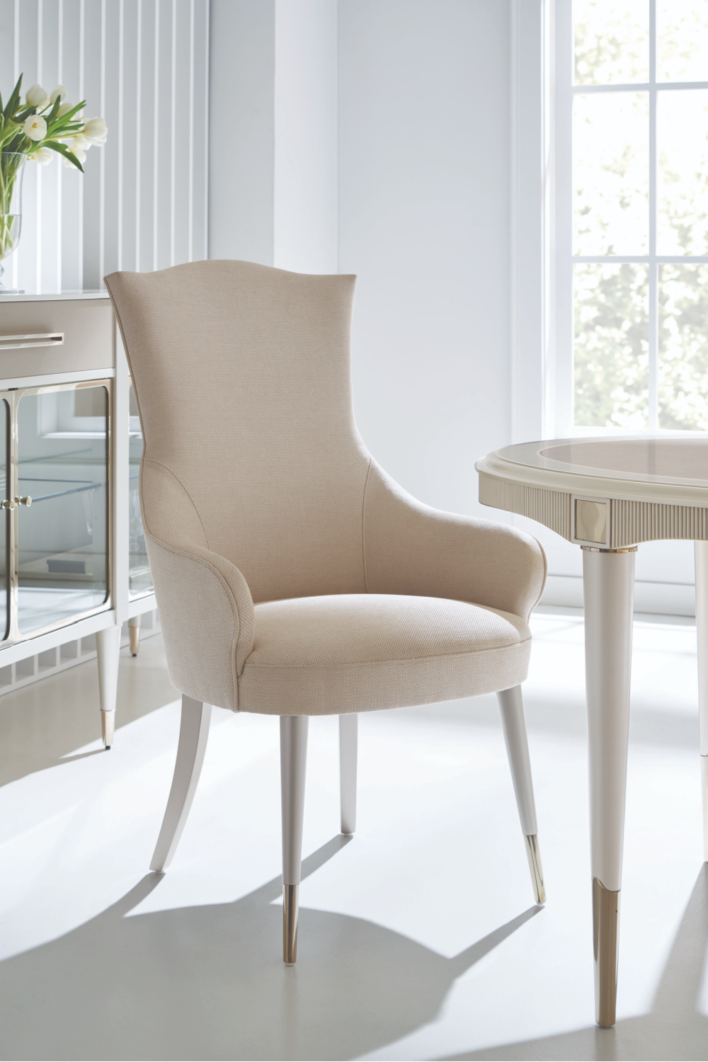 Glass Door Modern Sideboard | Caracole Love Interest | Caracole.eu.com