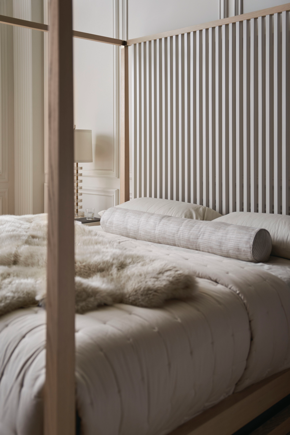 Light Oak Canopy Bed | Caracole Pinstripe | Caracole.eu.com