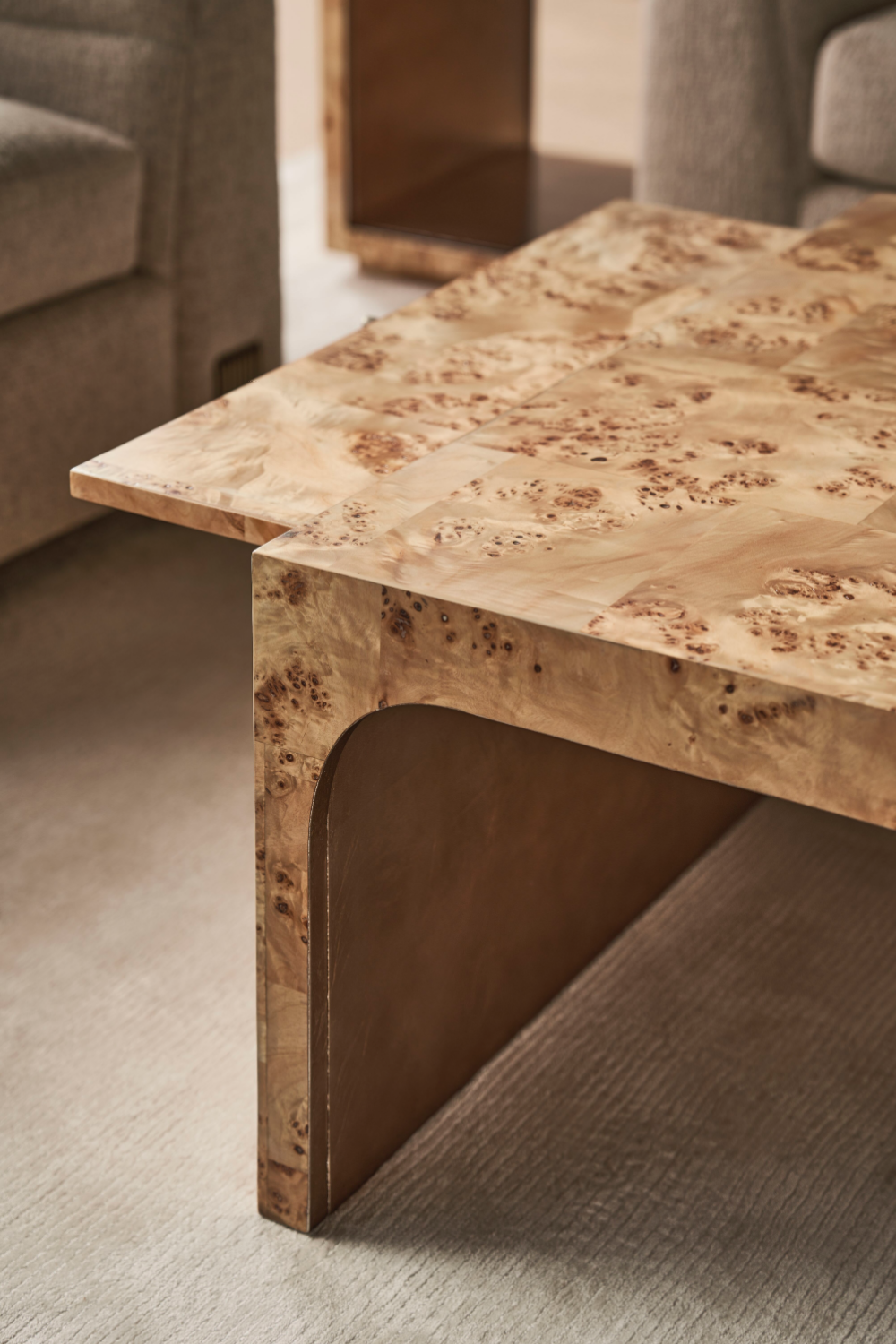 Cocktail Table With Pull-Out Tray | Caracole Burlesque | Caracole.eu.com