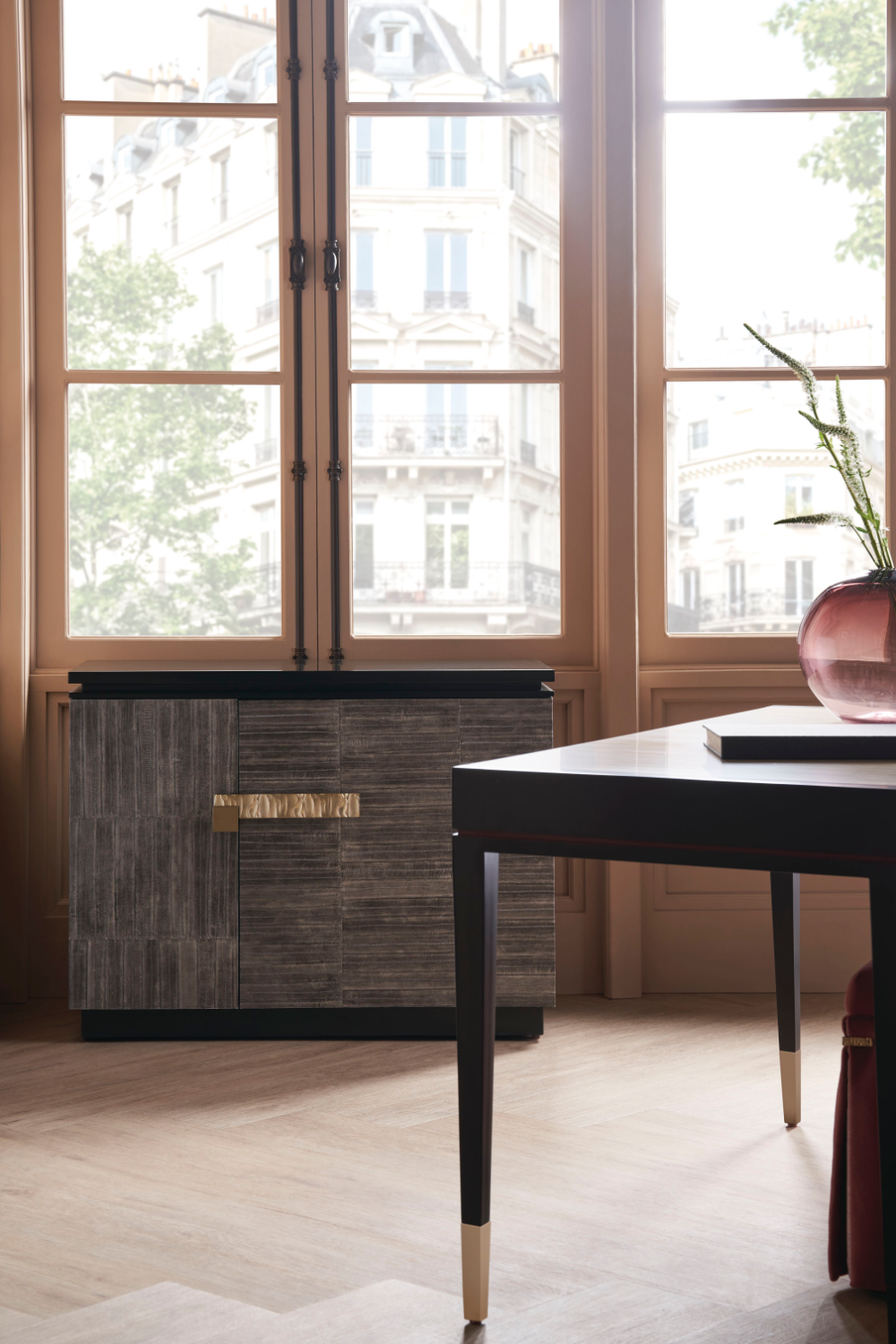 Poplar Modern Drawers Chest | Caracole Nigri | Caracole.eu.com