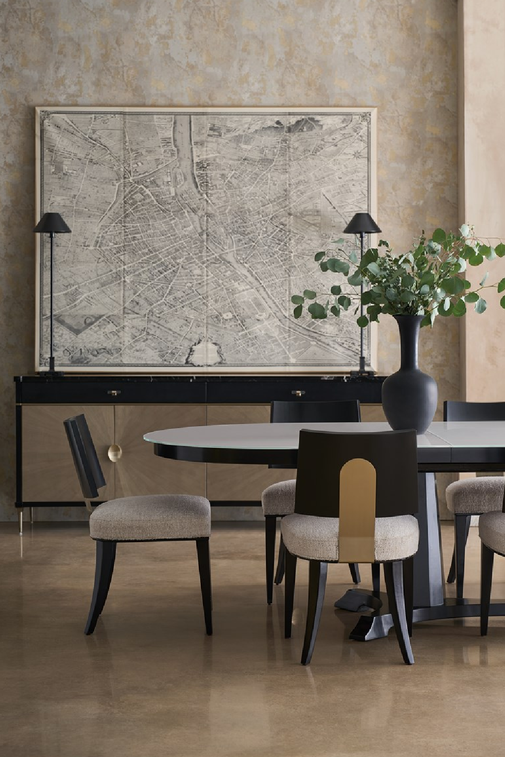 Oval Tempered Glass Dining Table | Caracole Bordeaux | Caracole.eu.com