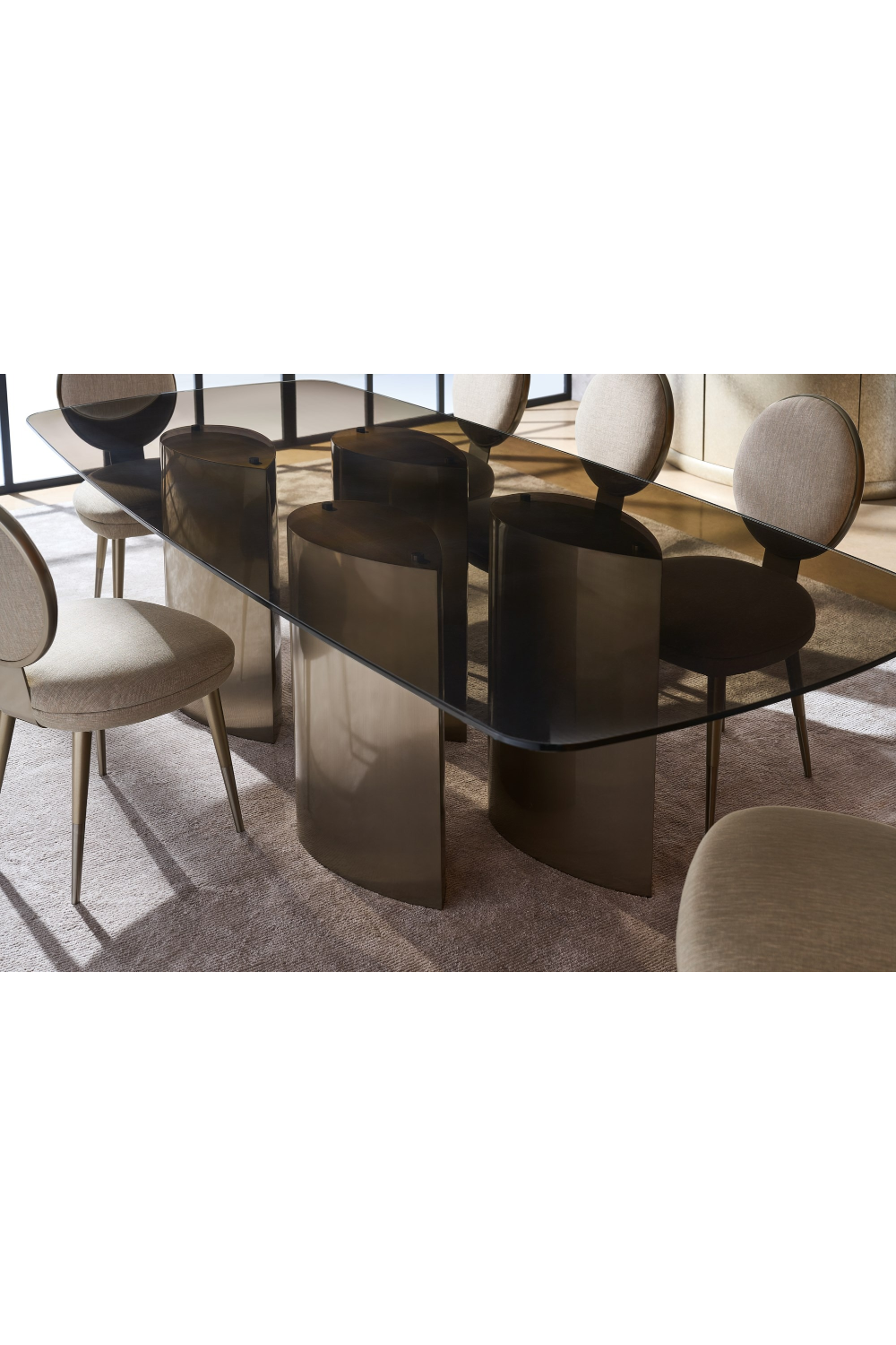 Gold 4-Column Base Dining Table | Caracole Aphelion 4 | Caracole.eu.com