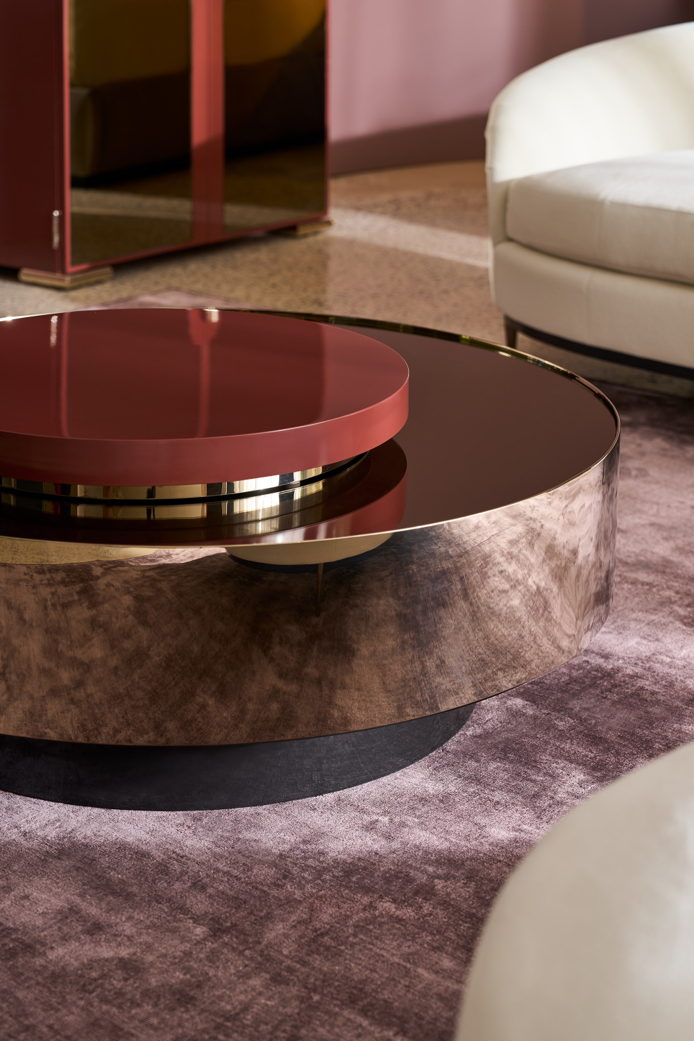 Round Bronze Mirror Coffee Table | Caracole Radius | Caracole.eu.com
