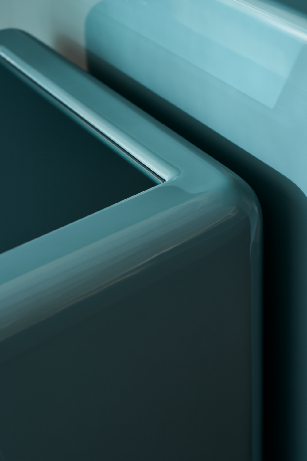 Mirror Top Cube Accent Table | Caracole Gelee | Caracole.eu.com