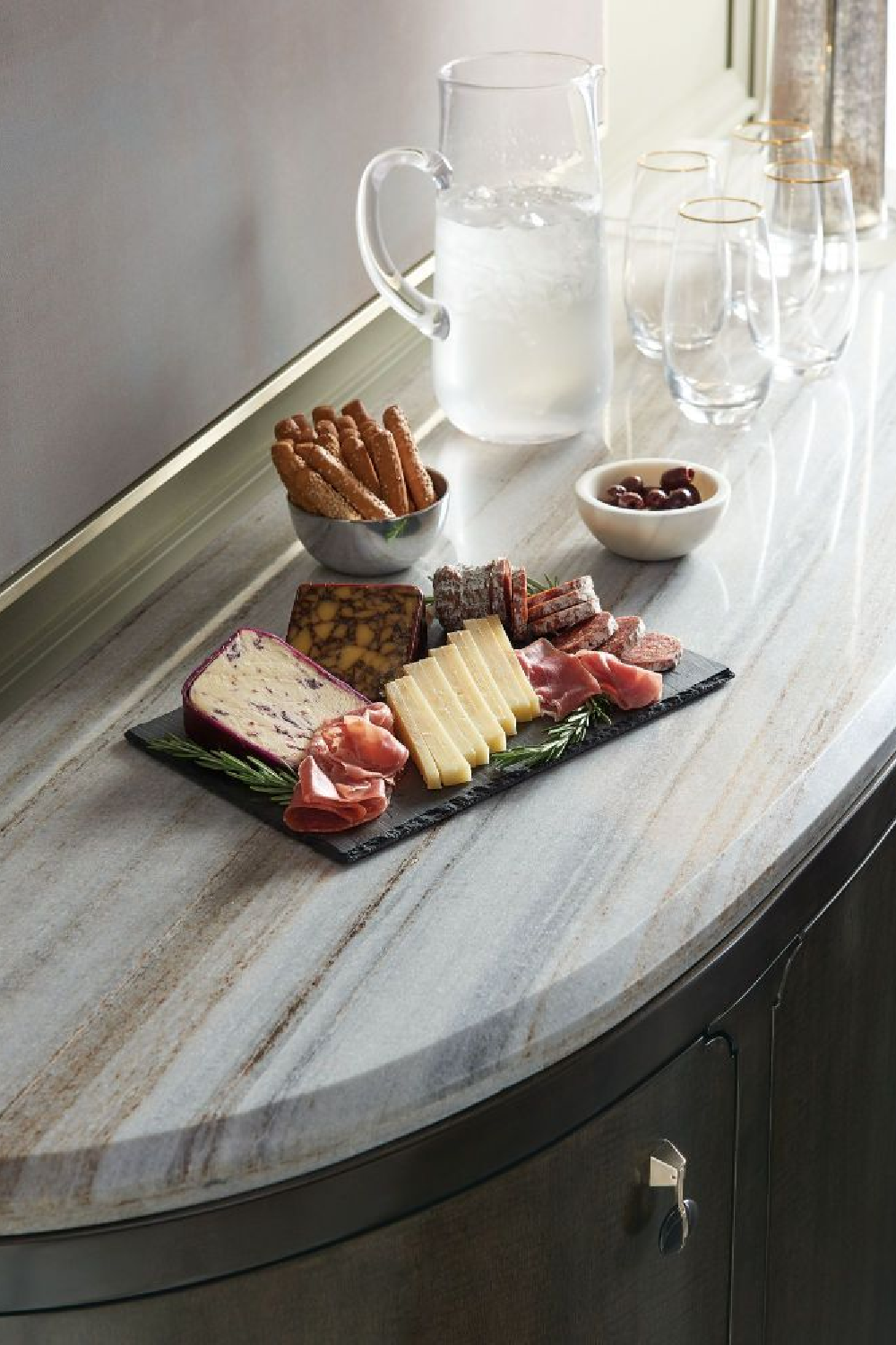 Black 4-Door Console Table | Caracole Serve Yourself | Caracole.eu.com