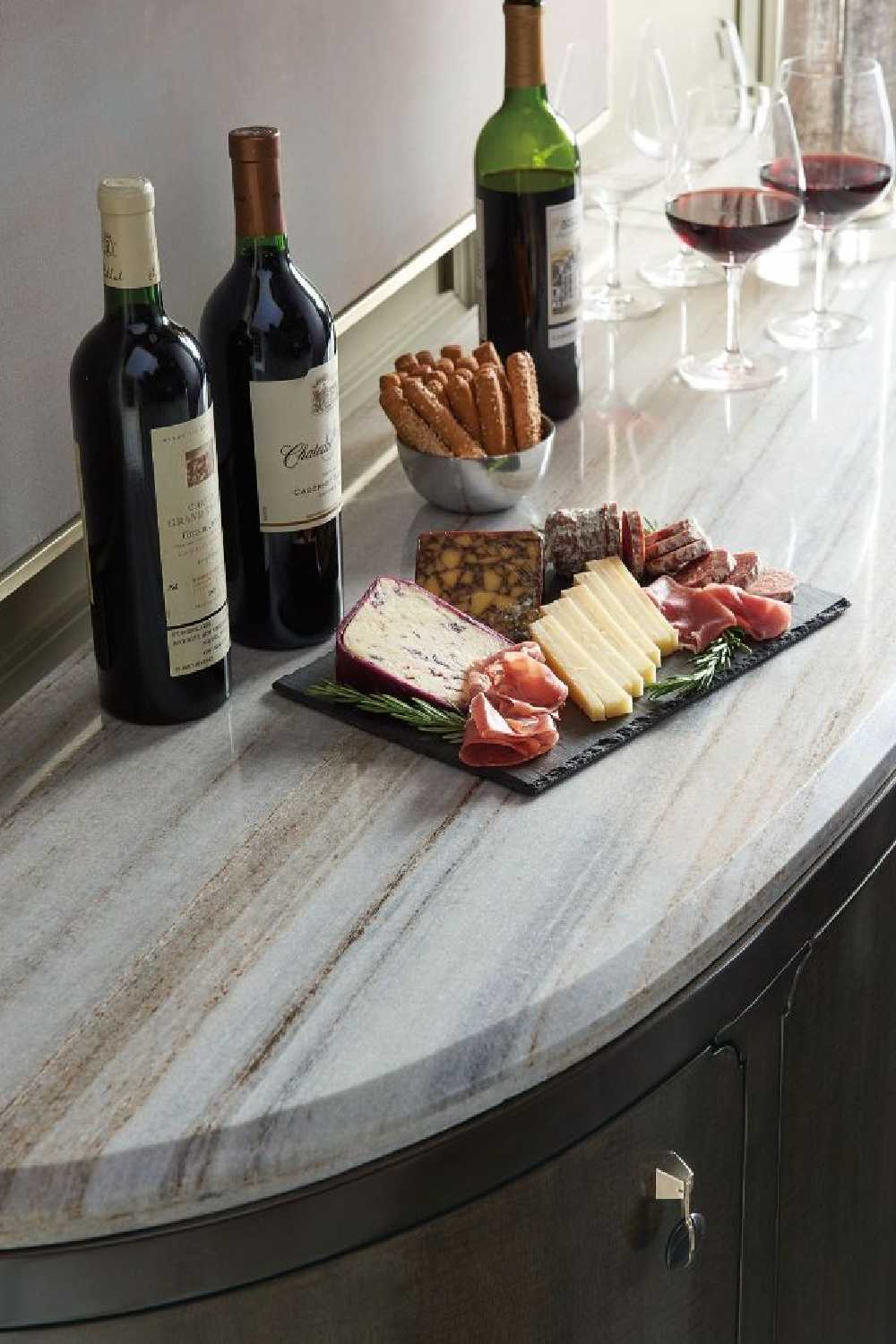 Black 4-Door Console Table | Caracole Serve Yourself | Caracole.eu.com