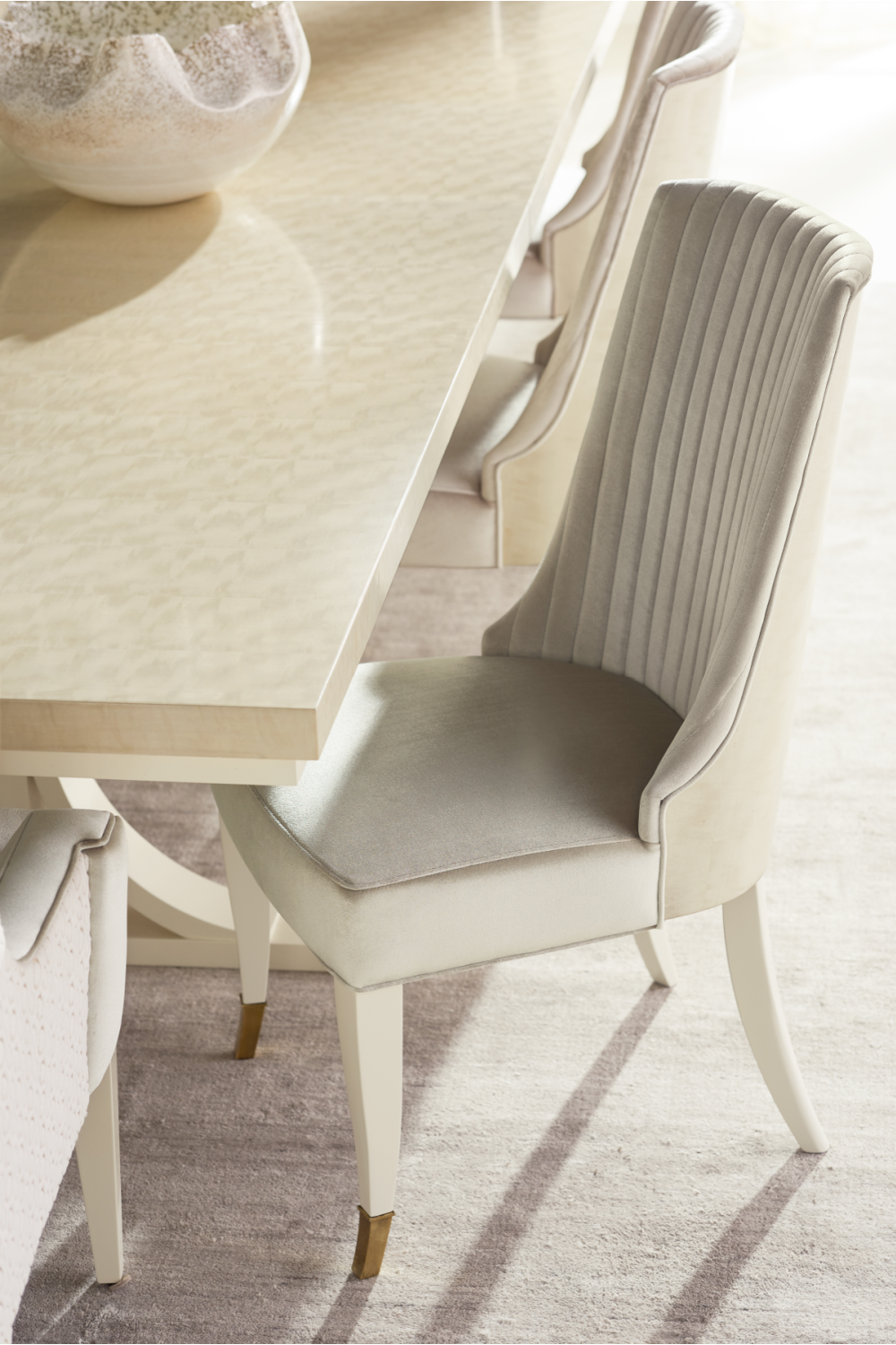 Tailored Modern Dining Chair | Caracole Line Me Up | Caracole.eu.com