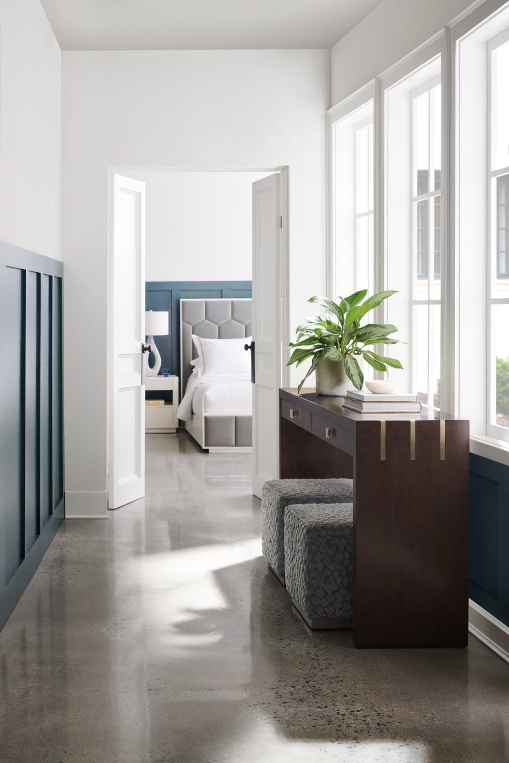 Gray Honeycomb Tufted California King Bed | Caracole Honey I'm Home | Caracole.eu.com