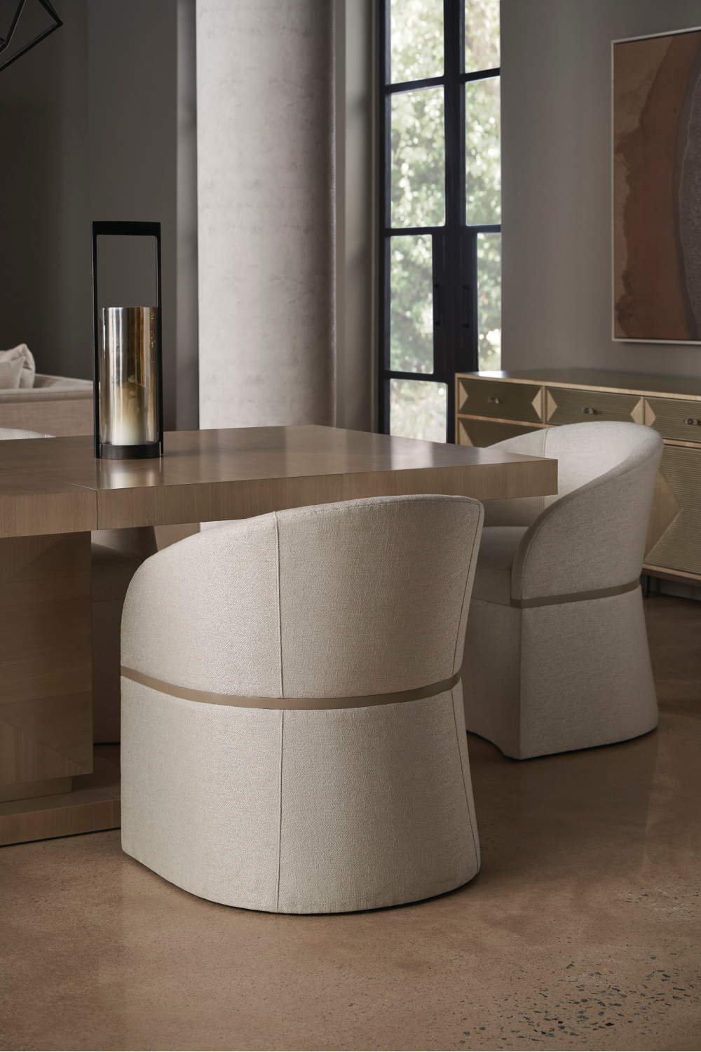 Gray Wooden Extendable Dining Table | Caracole Horizon | Caracole.eu.com