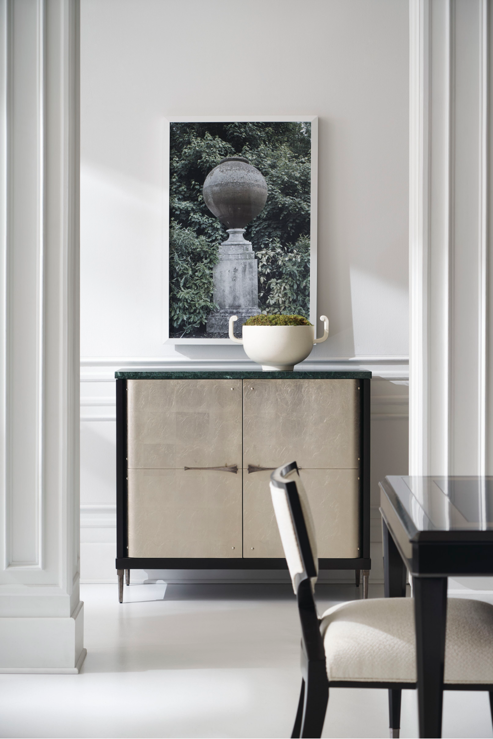 Dark Maple Dining Table | Caracole Full Score | Caracole.eu.com