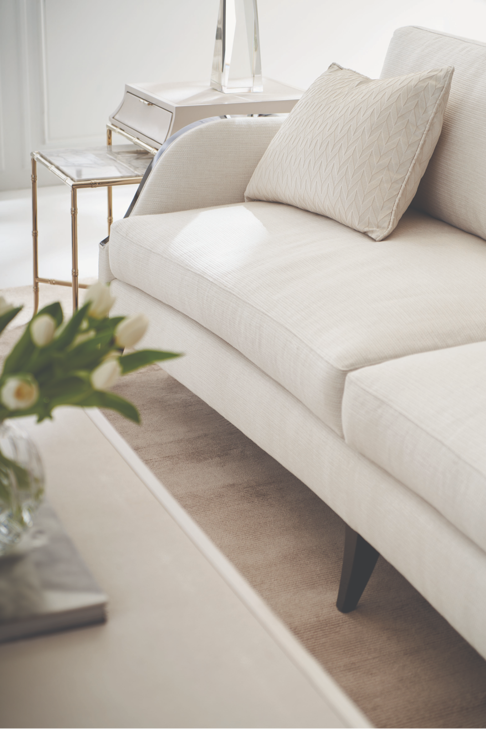 White Marble Nesting Side Table S | Caracole Ceylon | Caracole.eu.com