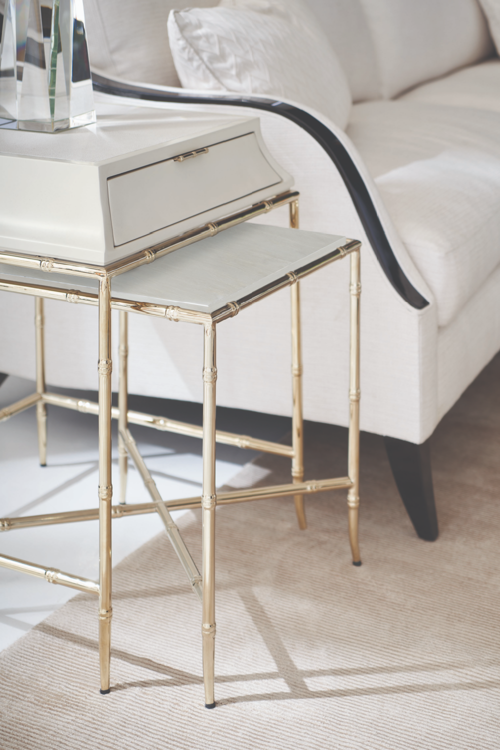 White Marble Nesting Side Table S | Caracole Ceylon | Caracole.eu.com