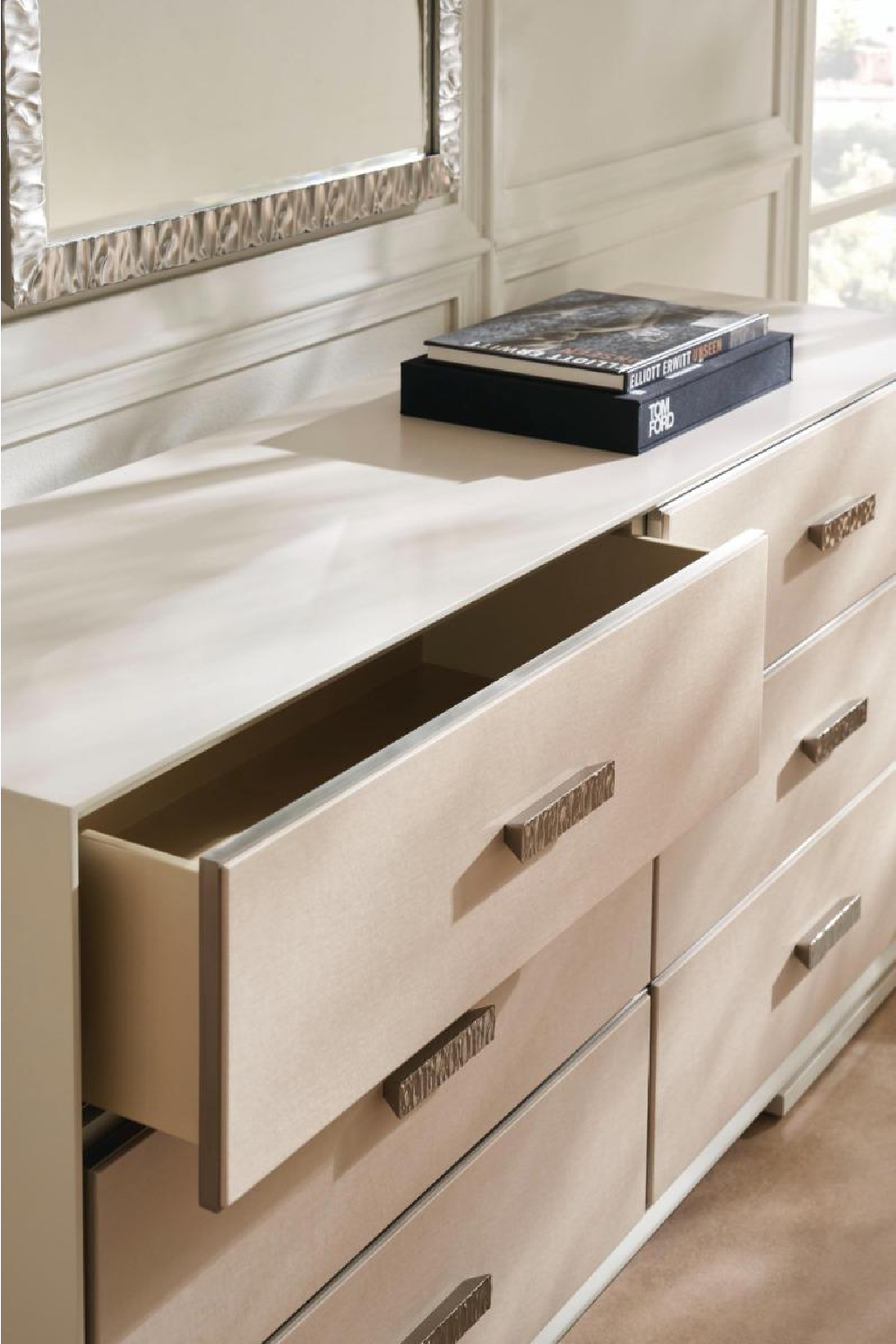 Classic 6-Drawer Dresser | Caracole Silver Lining | Caracole.eu.com