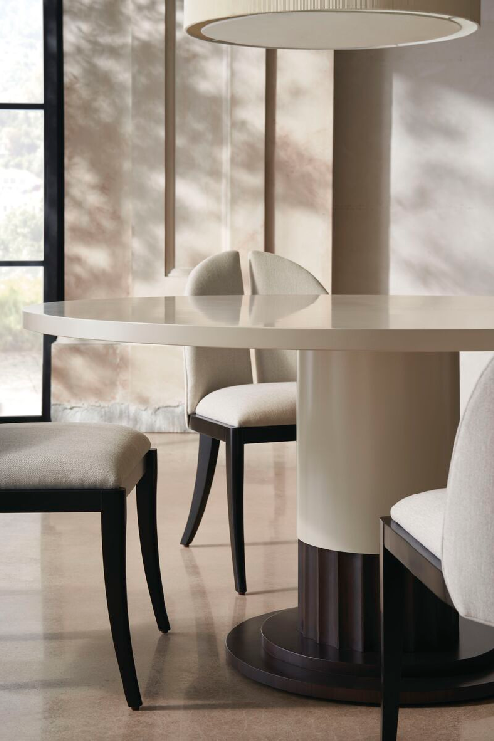 Round Pedestal Dining Table | Caracole Dorian | Caracole.eu.com