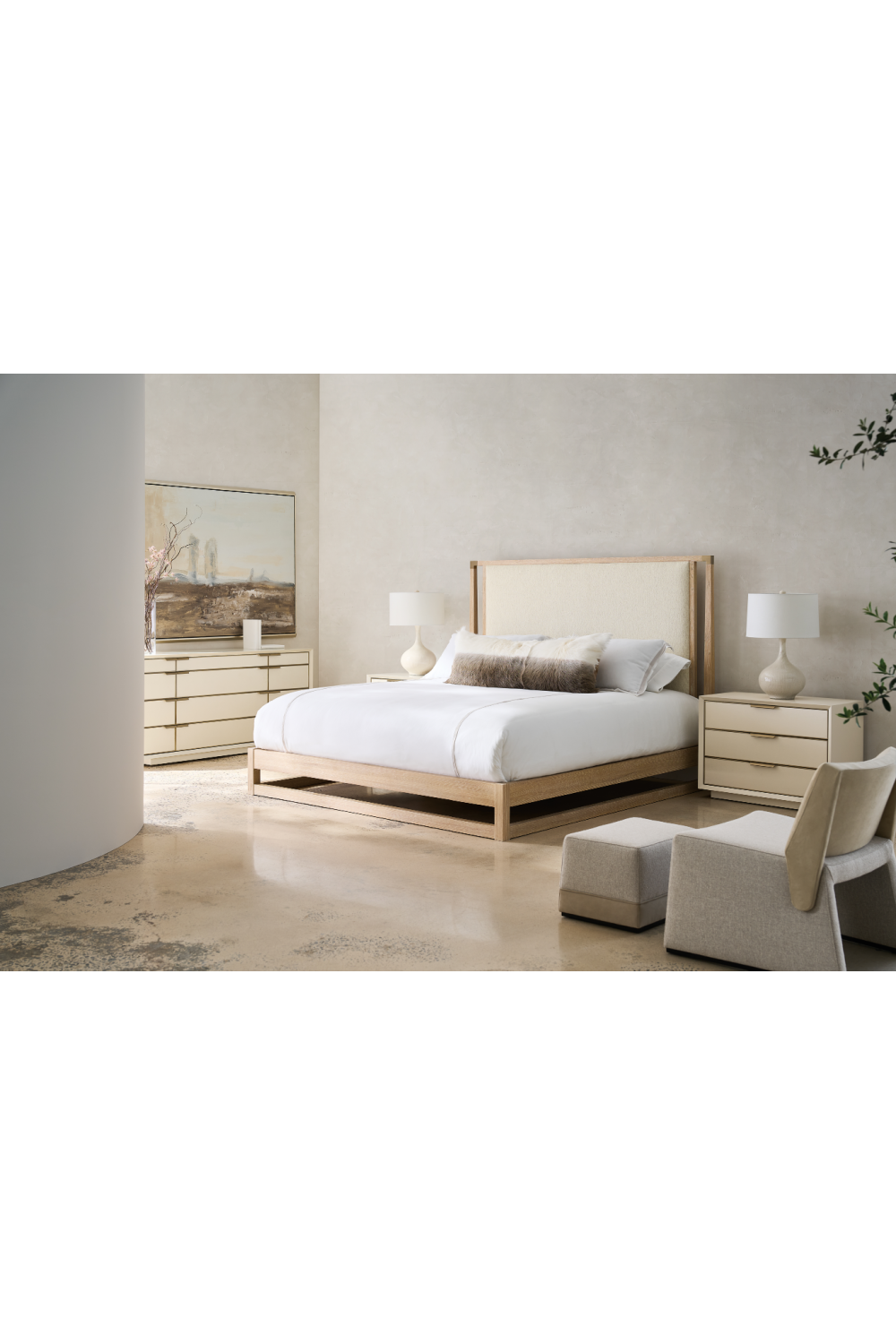 Sun-Drenched Oak Bed | Caracole Pinstripe | Caracole.eu.com