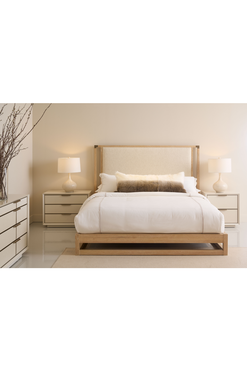 Sun-Drenched Oak Bed | Caracole Pinstripe | Caracole.eu.com