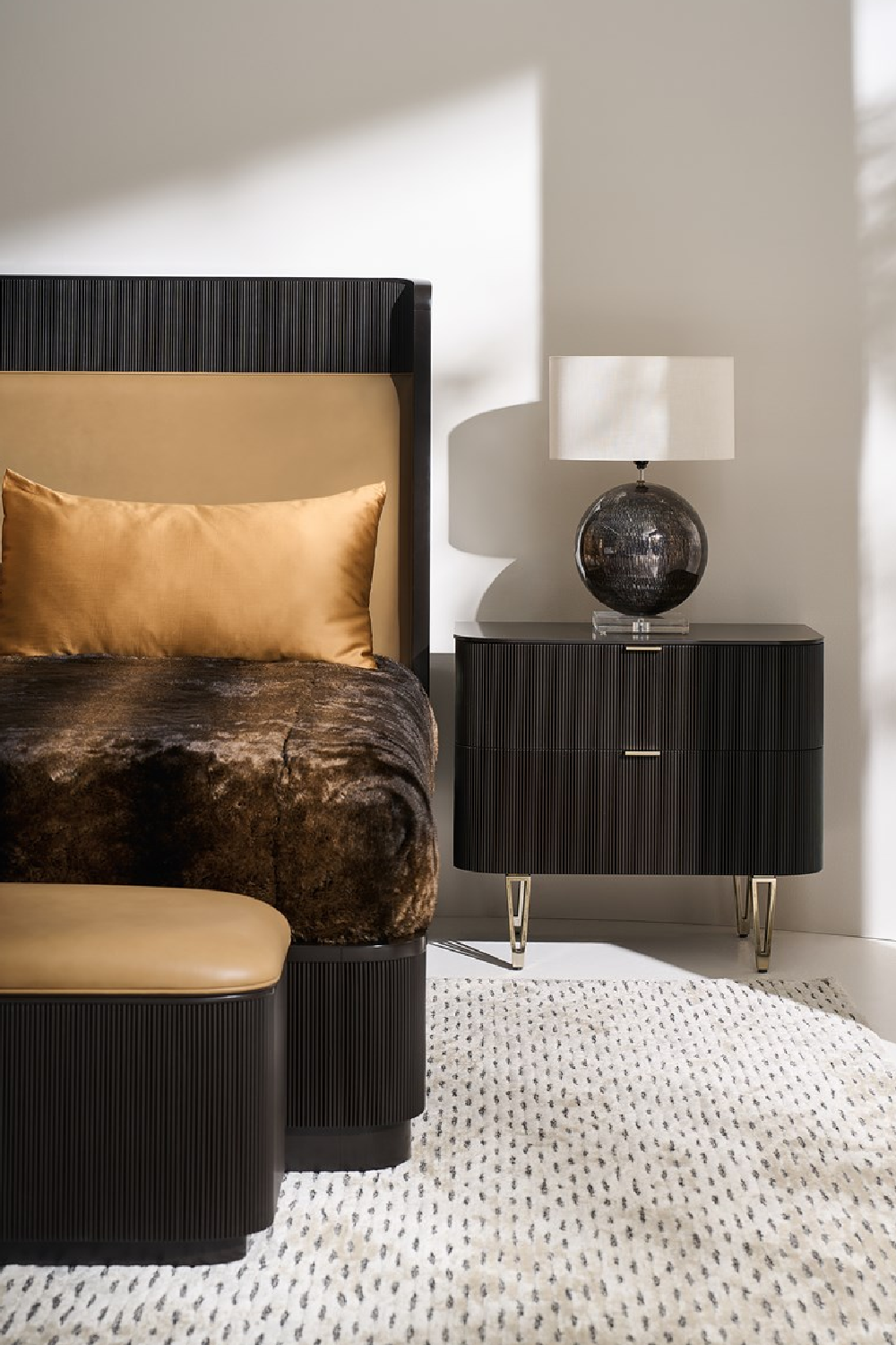 Reeded Headboard King Bed | Caracole Fall In Love | Caracole.eu.com