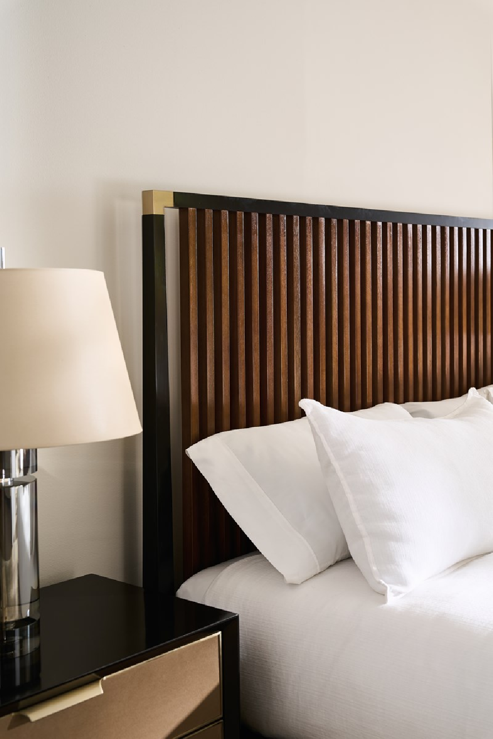 Slatted Oak King Bed | Caracole Pinstripe | Caracole.eu.com