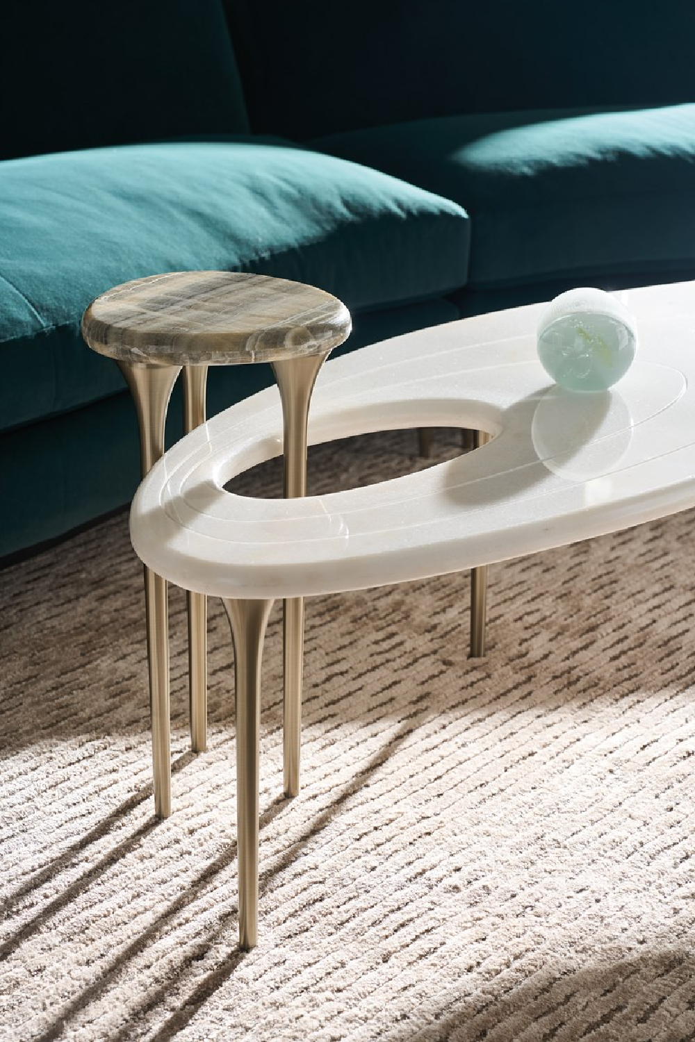 Oval Marble Modern Coffee Table | Caracole Resonance | Caracole.eu.com