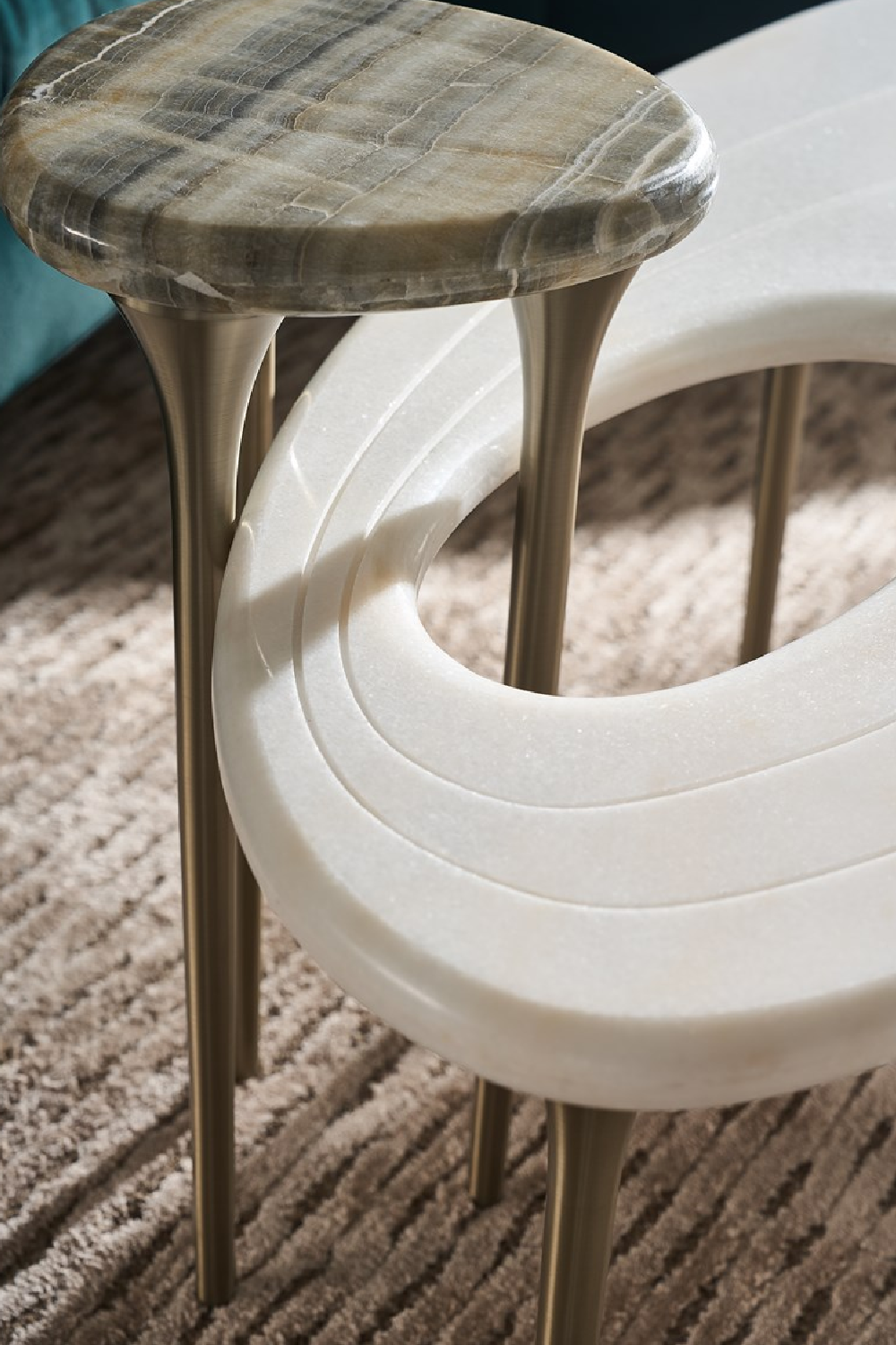 Oval Marble Modern Coffee Table | Caracole Resonance | Caracole.eu.com