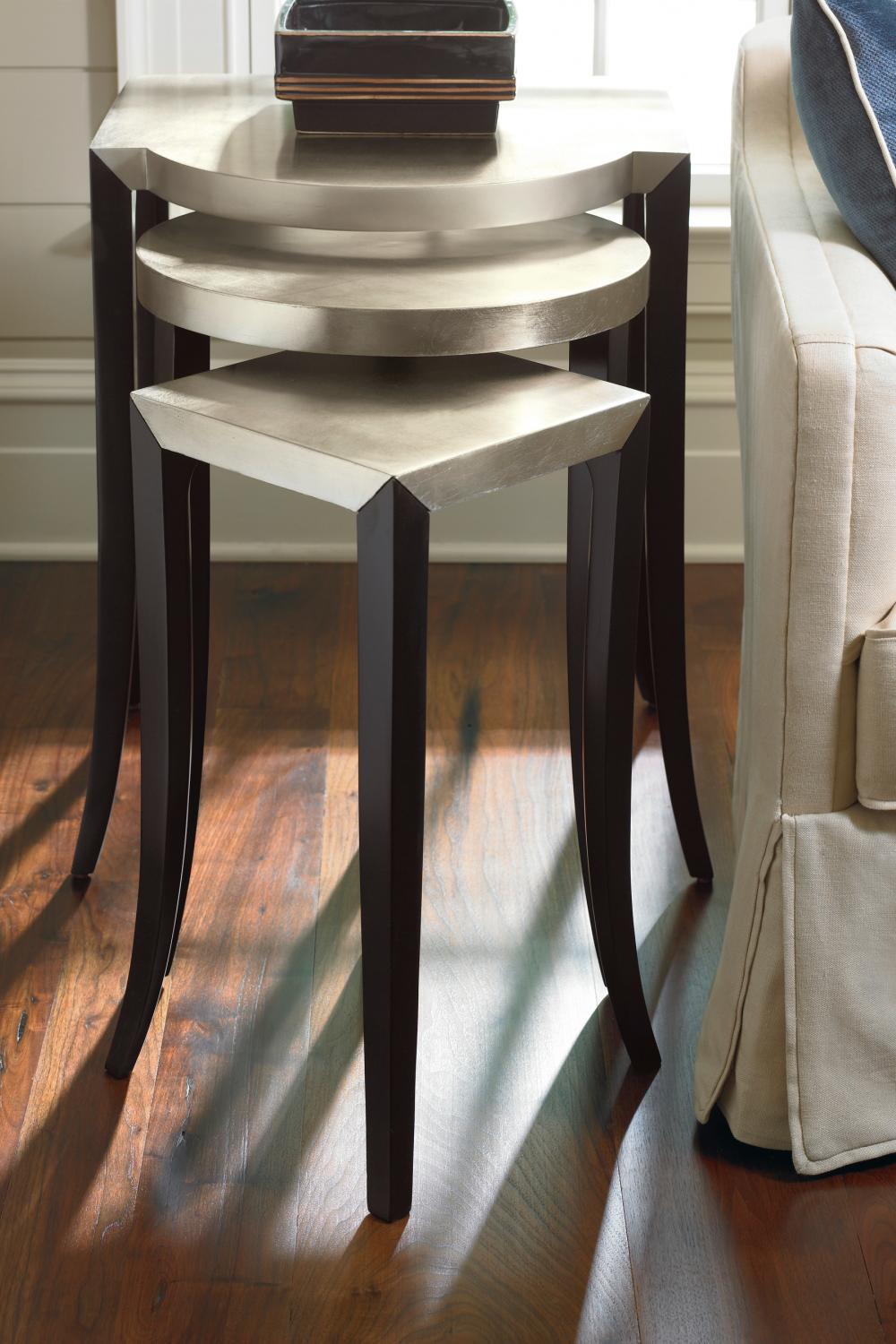 Silver Leaf Nesting Side Tables (3) | Caracole Out & About | Caracole.eu.com