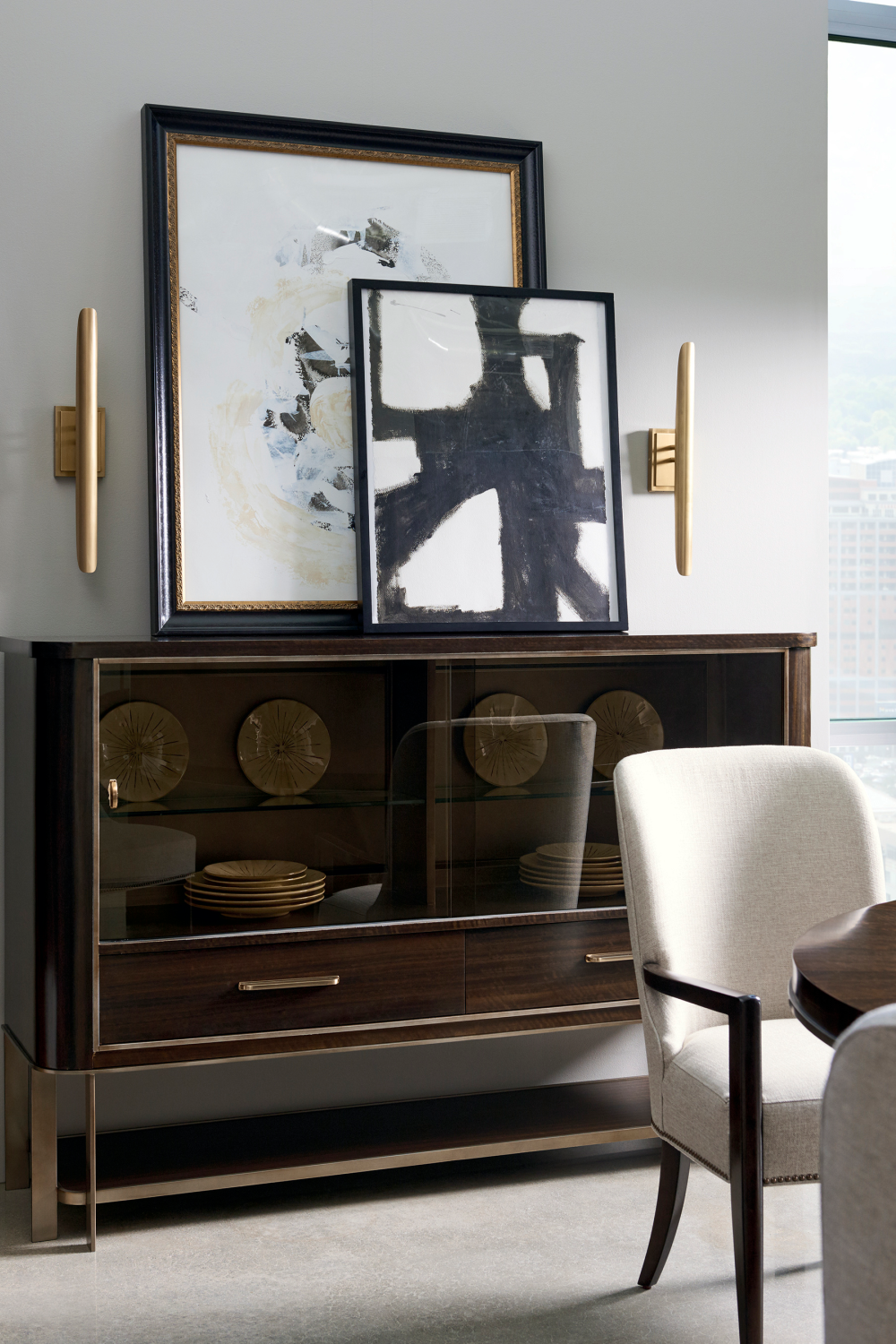 Round Wooden Dining Table | Caracole Moderne | Caracole.eu.com