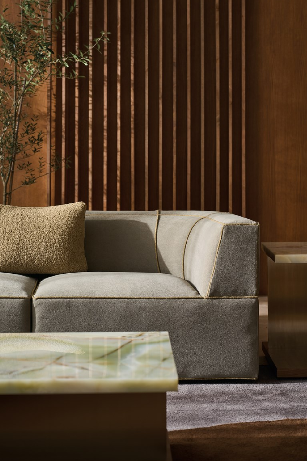 Brown Welted Sectional Sofa | Caracole Marbella | Caracole.eu.com