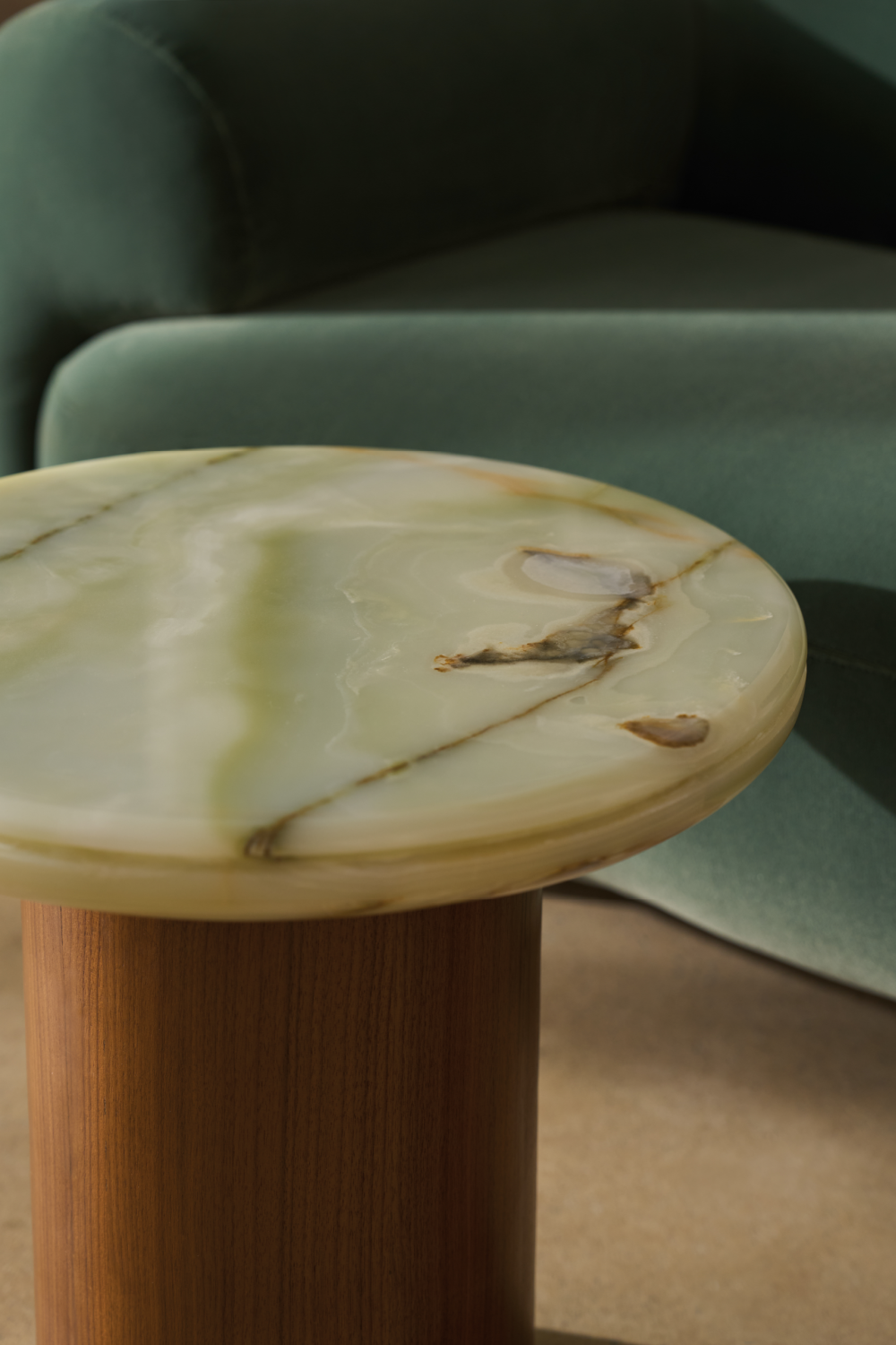 Green Onyx Accent Table | Caracole Cape Verde | Caracole.eu.com