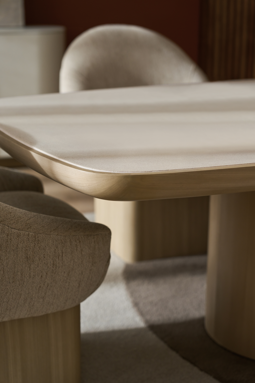 Upholstered Swivel Dining Chair | Caracole Palma | Caracole.eu.com