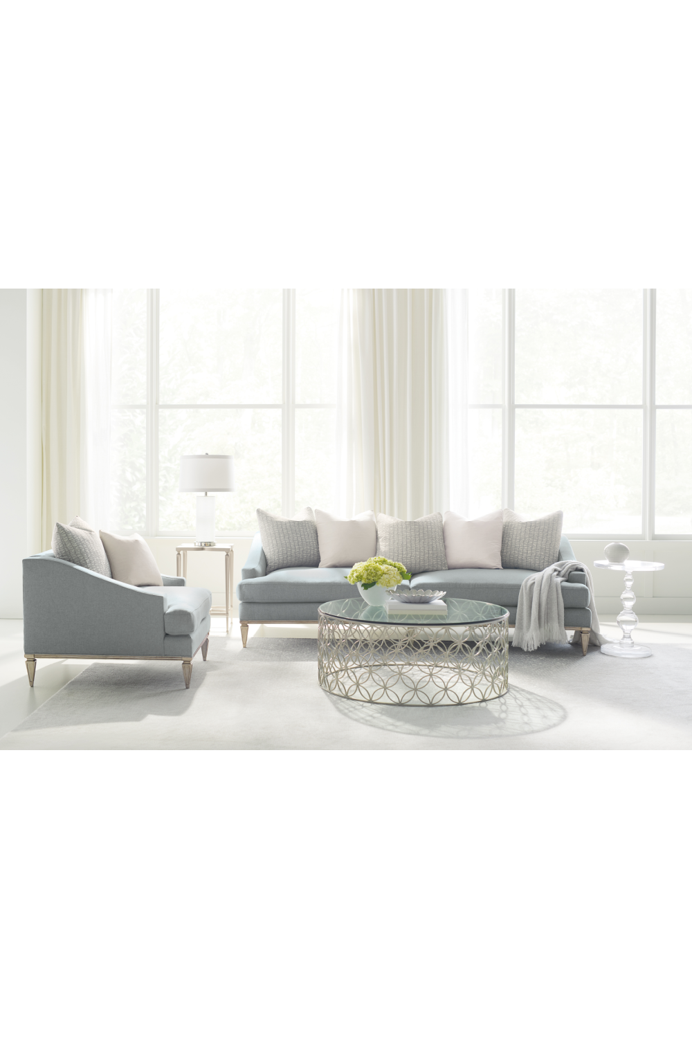 Acrylic Sculpted Side Table | Caracole All Clear | Caracole.eu.com