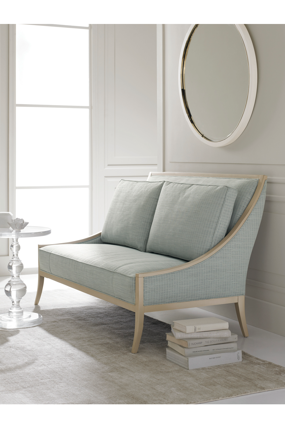 Acrylic Sculpted Side Table | Caracole All Clear | Caracole.eu.com