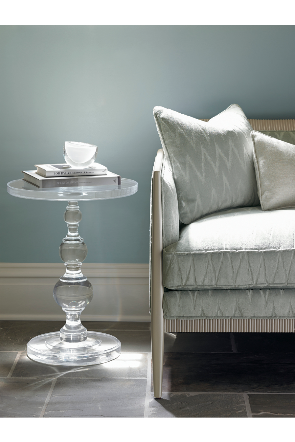 Acrylic Sculpted Side Table | Caracole All Clear | Caracole.eu.com