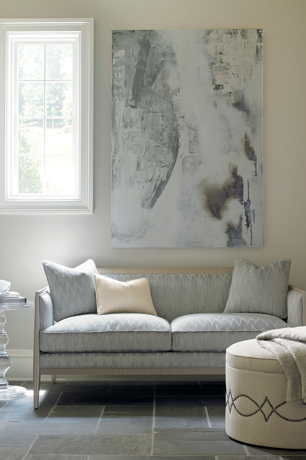 Acrylic Sculpted Side Table | Caracole All Clear | Caracole.eu.com