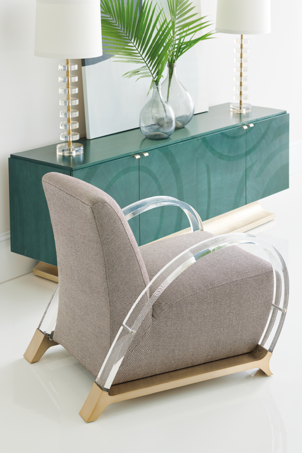 Acrylic Armed Lounge Chair | Caracole Arch Support | Caracole.eu.com