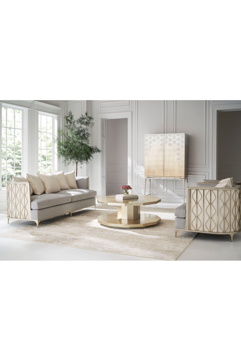 Gray Statement Lounge Chair | Caracole Back In Style | Caracole.eu.com