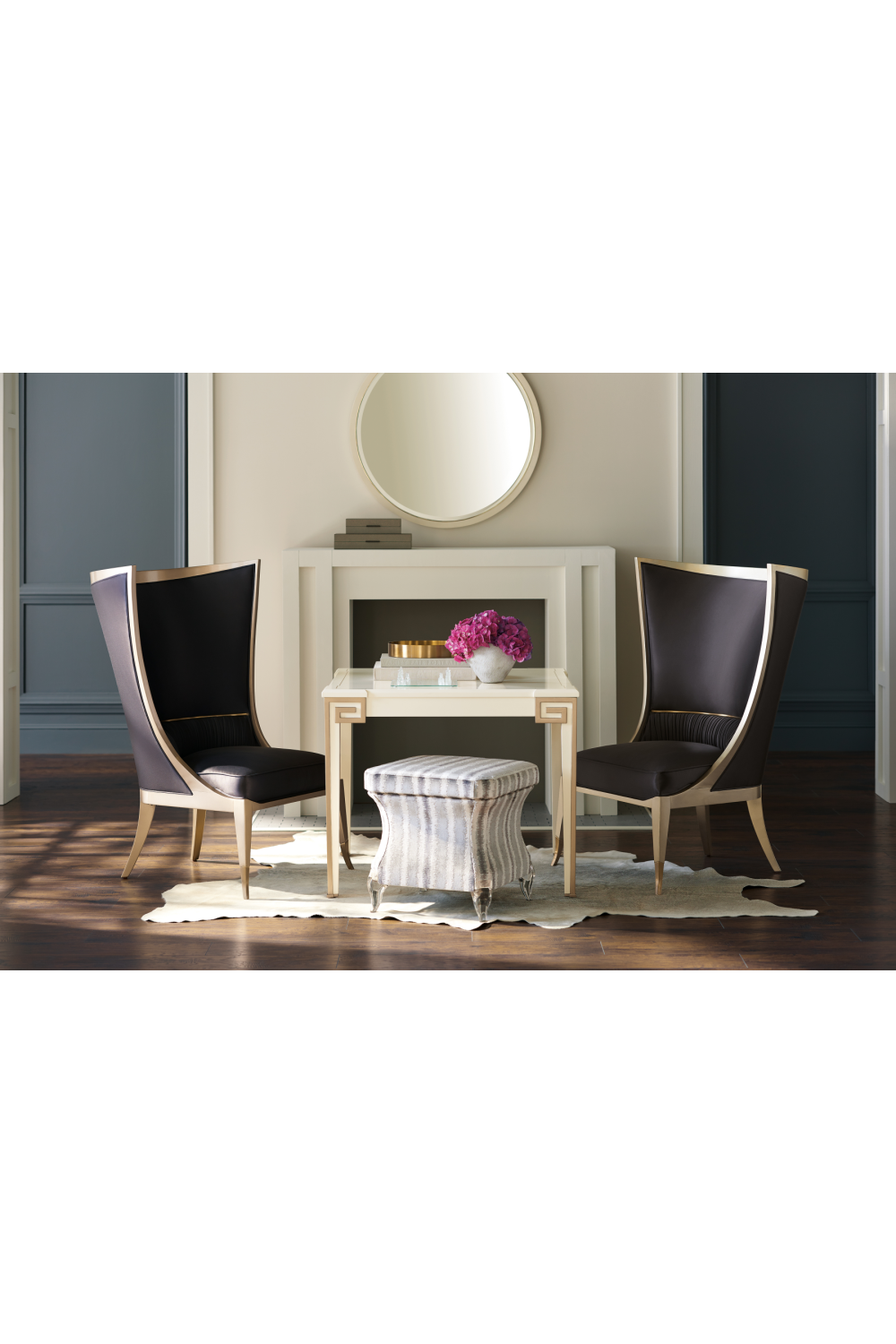 Black Curved Wingback Chair | Caracole Pop Your Collar | Caracole.eu.com